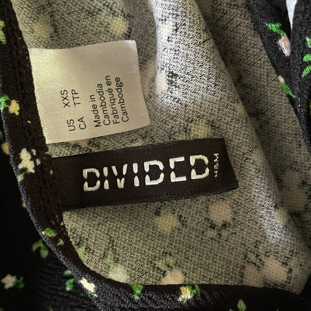 H&M Divide Dress - Picture 2 of 4